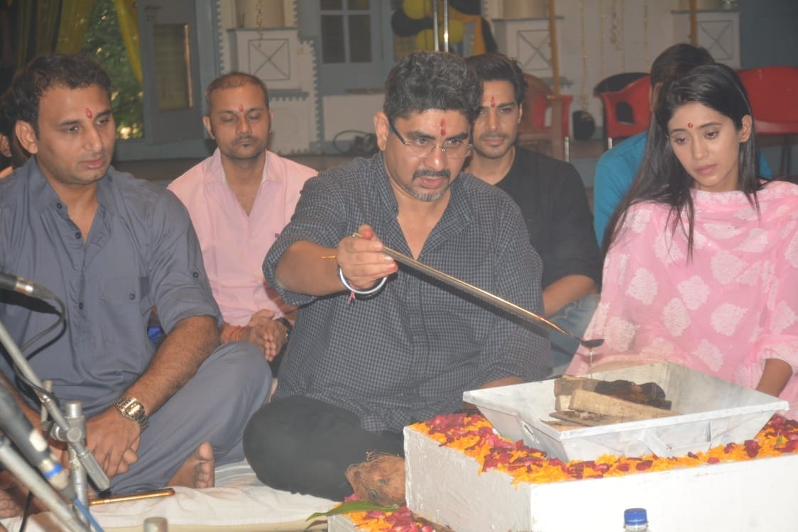 Hawan on the sets of Rajan Shahi&#8217;s Ye Ristha Kya Kehlata Hai!