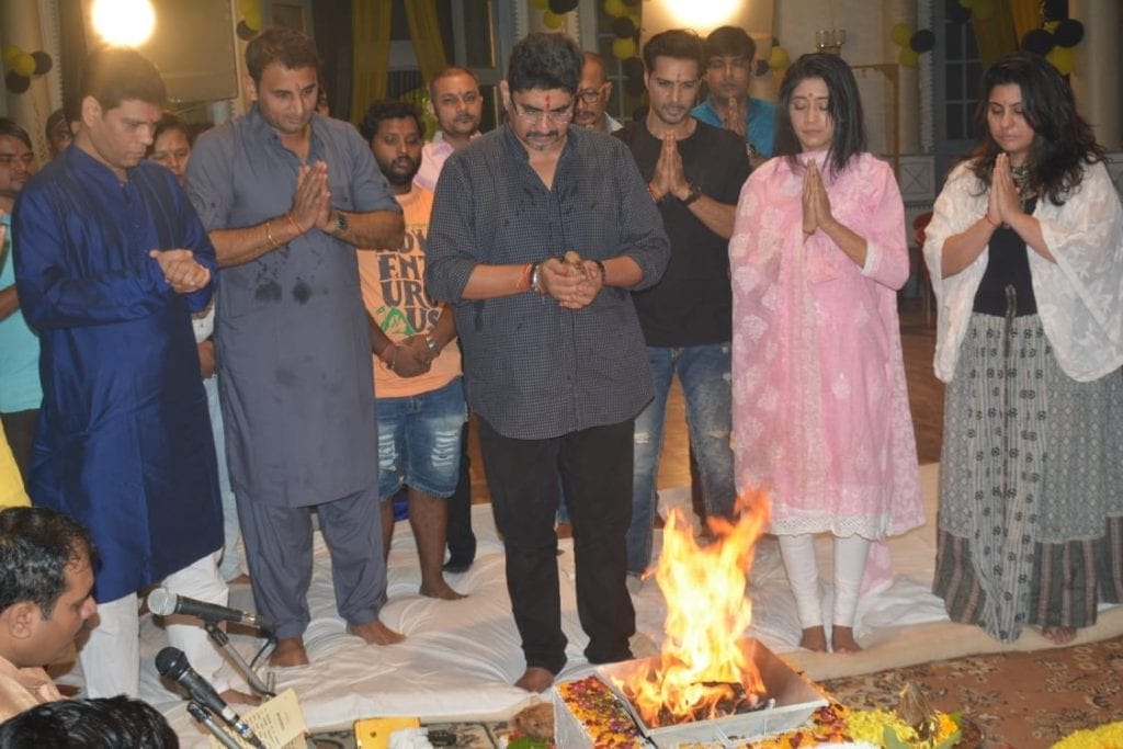 Hawan on the sets of Rajan Shahi&#8217;s Ye Ristha Kya Kehlata Hai!