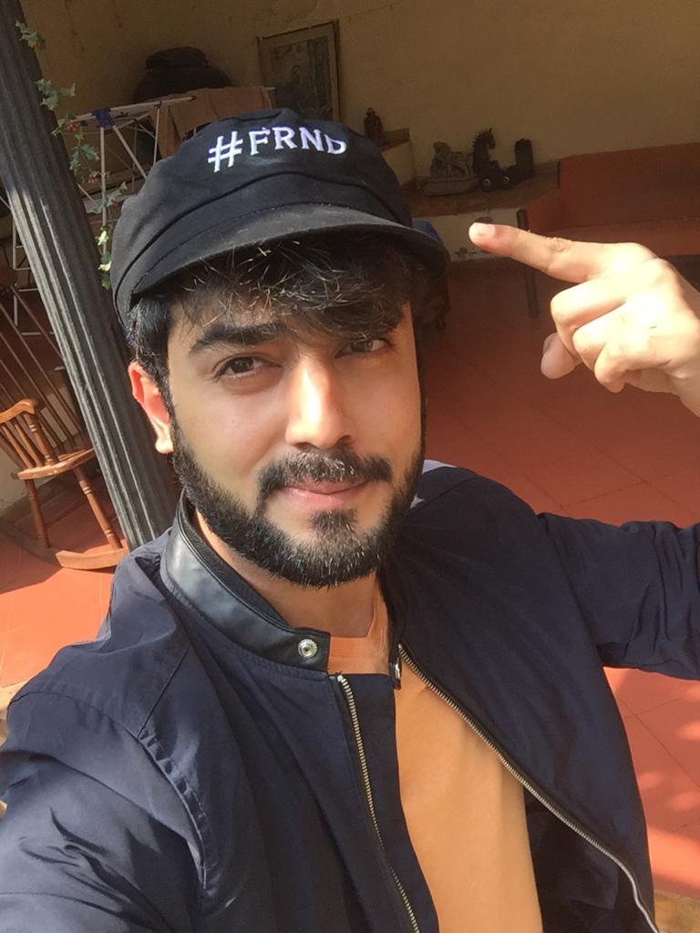 Nakuul Mehta, Akshay Mhatre, Shaleen Bhanot, Karan V Grover Sheen Das sport the ”Friend” cap from Maine Pyar Kiya to promote Rajshri’s Hum Chaar