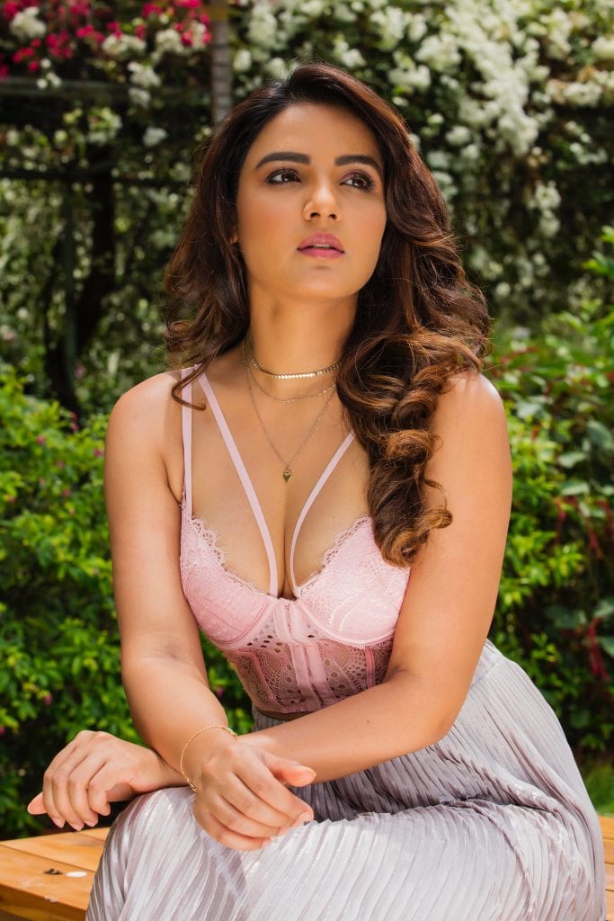 Jasmin Bhasin (8)