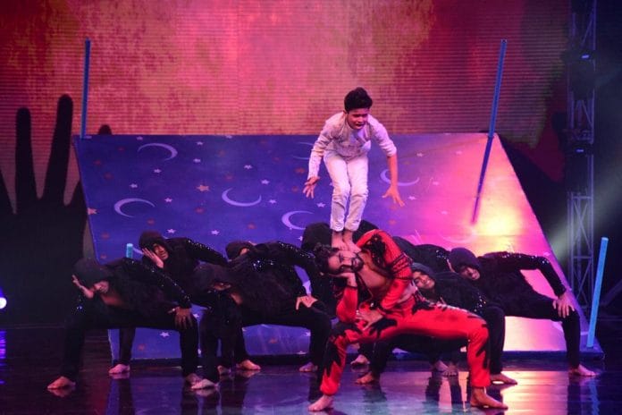 Sanam & Jay’s record breaking act!