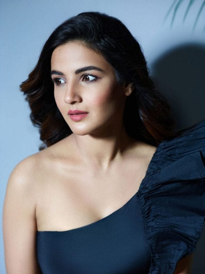 Jasmin Bhasin’s new pics are to die for!