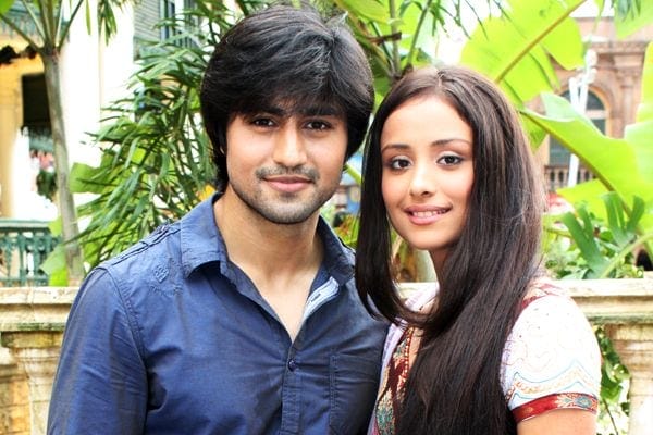 Tere liye drama episode 1 deals