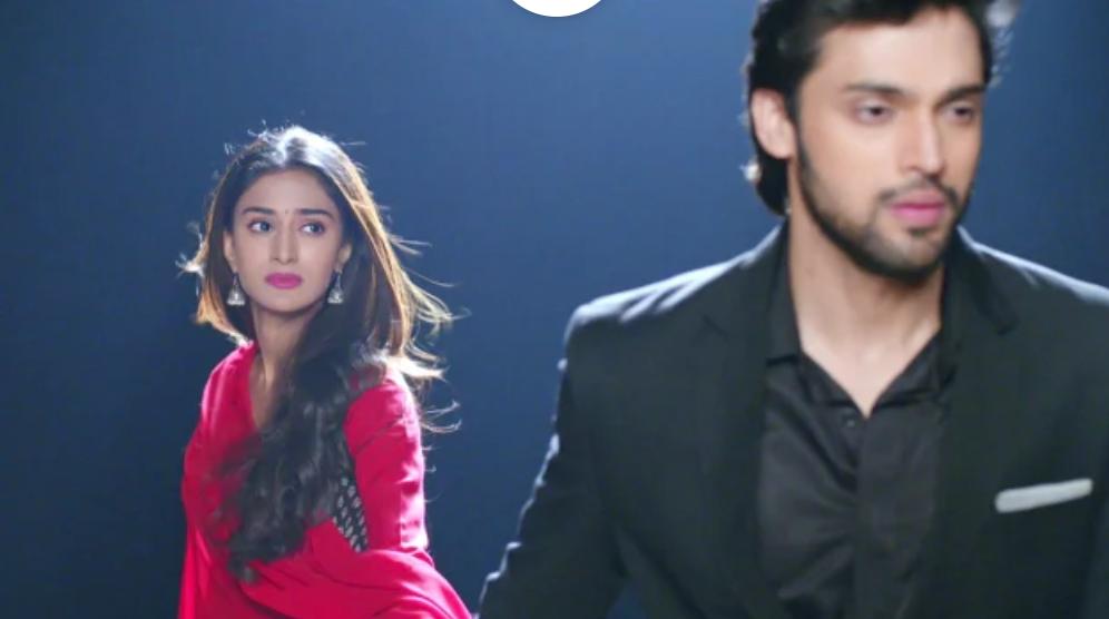 Which actress looks good opposite to Parth Samthaan: Niti Taylor or Erica Fernandes?