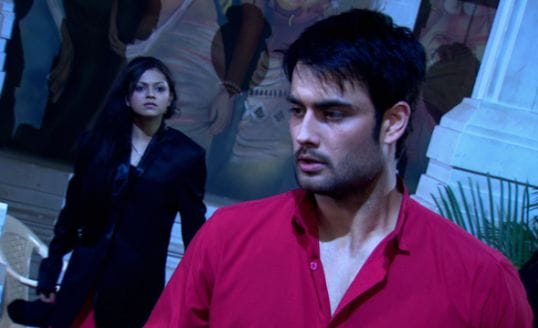 Which actress has the most captivating chemistry with Vivian Dsena