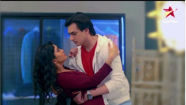 Naira disguised Tina again to trap Kundan and Sita: Yeh Rishta Kya Kehlata Hai