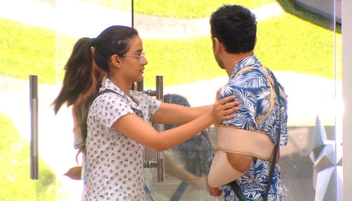 Bigg Boss 14 4th November 2020 Preview: An Estatic Jasmin welcomes good friend Aly Goni in the Bigg Boss House!