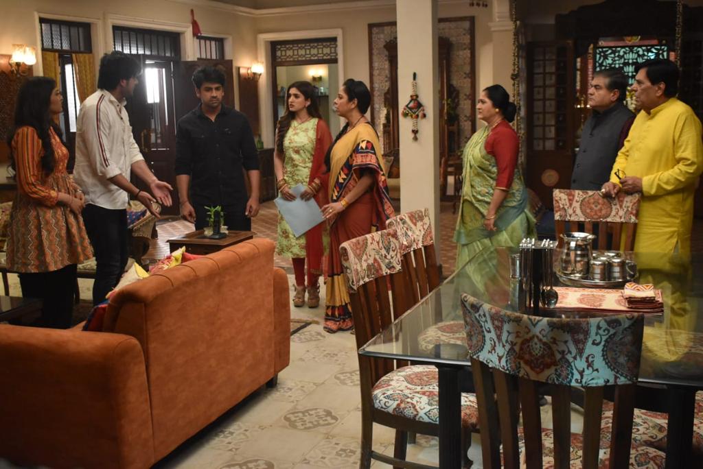 Anupama: While Pakhi chooses Vanraj over Anupamaa, Anupamaa decides to leave home