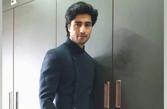 #HappyBdayHarshadChopda: Which Hair Look of the star is your favorite?