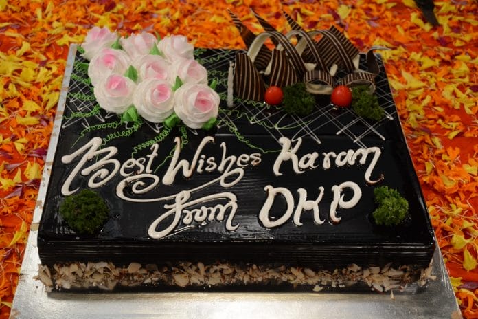 Karan Kundrra bids adieu to &#8216;Yeh Rishta Kya Kehlata Hai&#8217;, gets a warm farewell