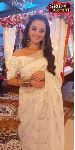 Aditi Rathore or Helly Shah : comment for your favorite star in almost similar look!