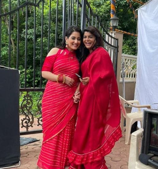 Aditi Rathore or Helly Shah : comment for your favorite star in almost similar look!