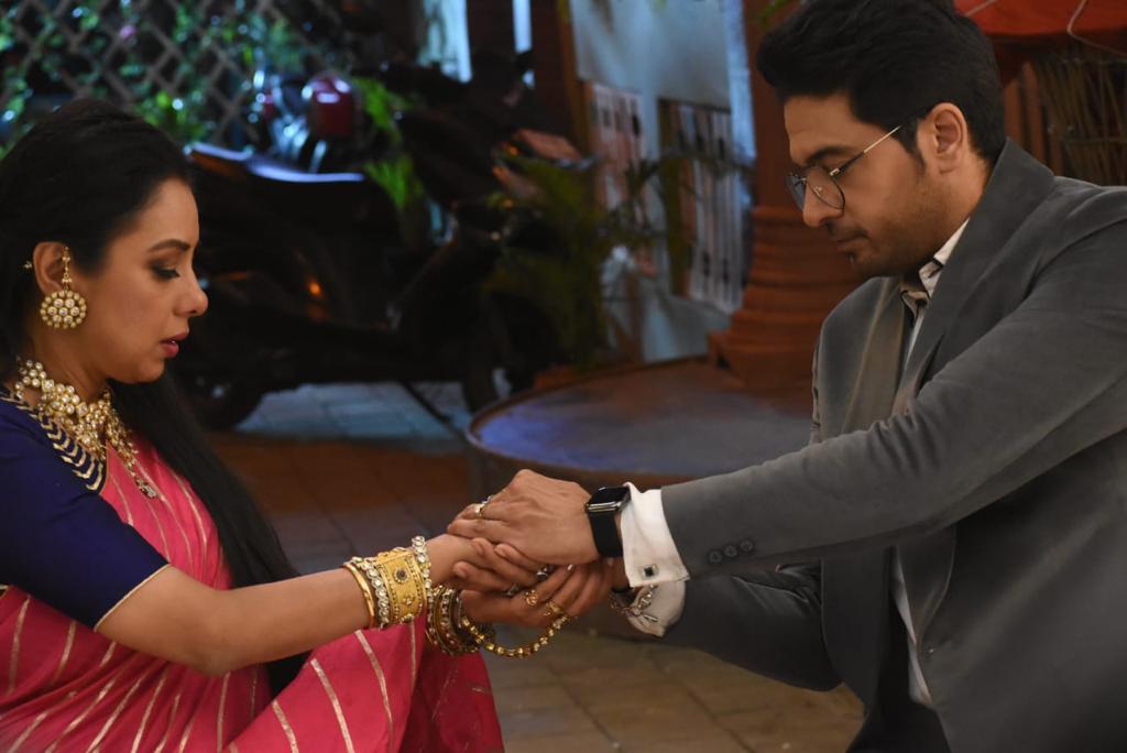 &#8216;Anupamaa&#8217;: Anupamaa tells Anuj that she wants to marry him?