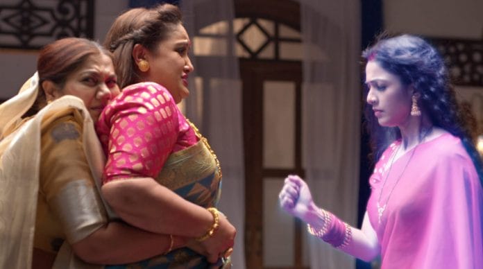 ‘Pyar Ka Pehla Naam Radha Mohan’: Mohan wants to know if Radha loves him.