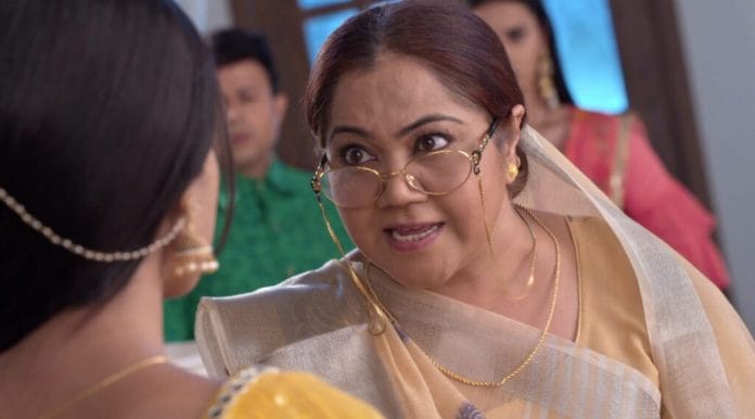 ‘Pyar Ka Pehla Naam Radha Mohan’: Mohan wants to know if Radha loves him.