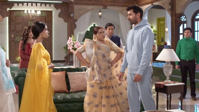 ‘Pyar Ka Pehla Naam Radha Mohan’: Mohan wants to know if Radha loves him.