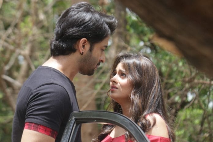 ‘Woh Toh Hai Albelaa’: Anjali tries to get close to Kanha, Saroj feels this will make Sayuri leave the house.