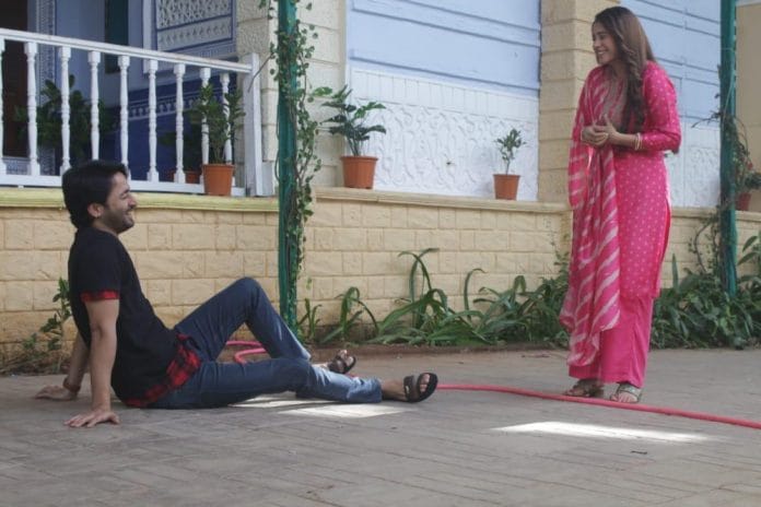 ‘Woh Toh Hai Albelaa’: Anjali tries to get close to Kanha, Saroj feels this will make Sayuri leave the house.