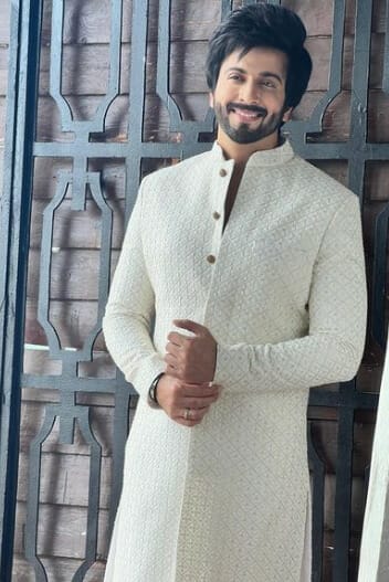 Top 5 actors who rocks ethnic!