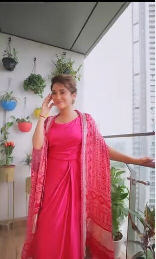 Who is acing the cape dress?