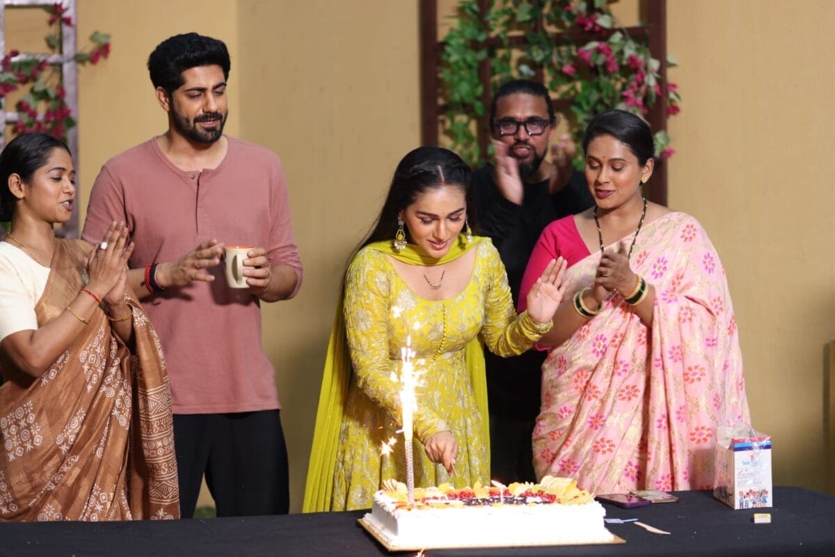 Cake, love and laughter for Rachana Mistry as she celebrates her birthday on the sets of Invictus T Mediaworks Dabangii Mulgi Aayi Re Aayi