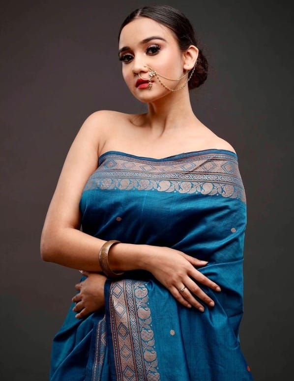 Television’s beauties desi look has a twist. Choose your favorite.