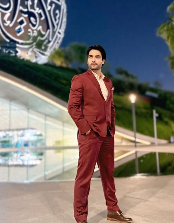Vivian Dsena: Which blazer look is your favorite?