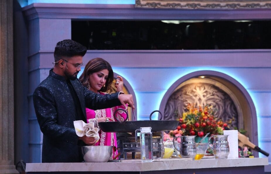 Hina Khan whips up Jalebis for her ‘Pehli Rasoi’ on Laughter Chefs Unlimited Entertainment