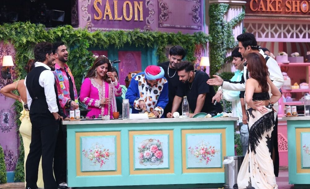 Hina Khan whips up Jalebis for her ‘Pehli Rasoi’ on Laughter Chefs Unlimited Entertainment