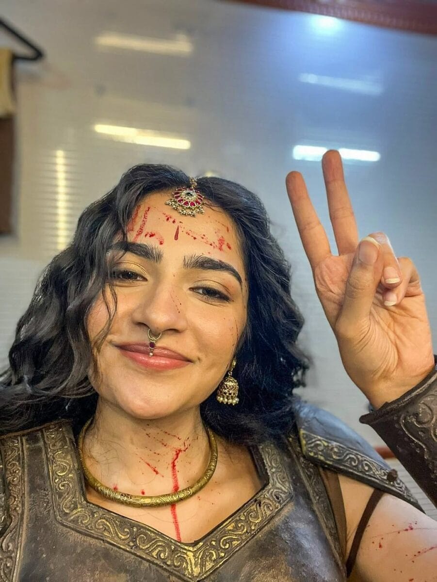 Rukmini Vasanth Marks 3 Million Followers with Unseen “Becoming Kanakavathi” Moments from Kantara Chapter 1